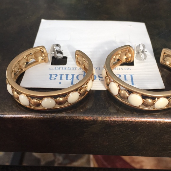 Earrings - Picture 3 of 3